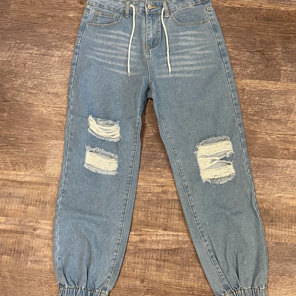 SHEIN Denim - BRAND NEW Ripped Medium Wash Mom Jeans